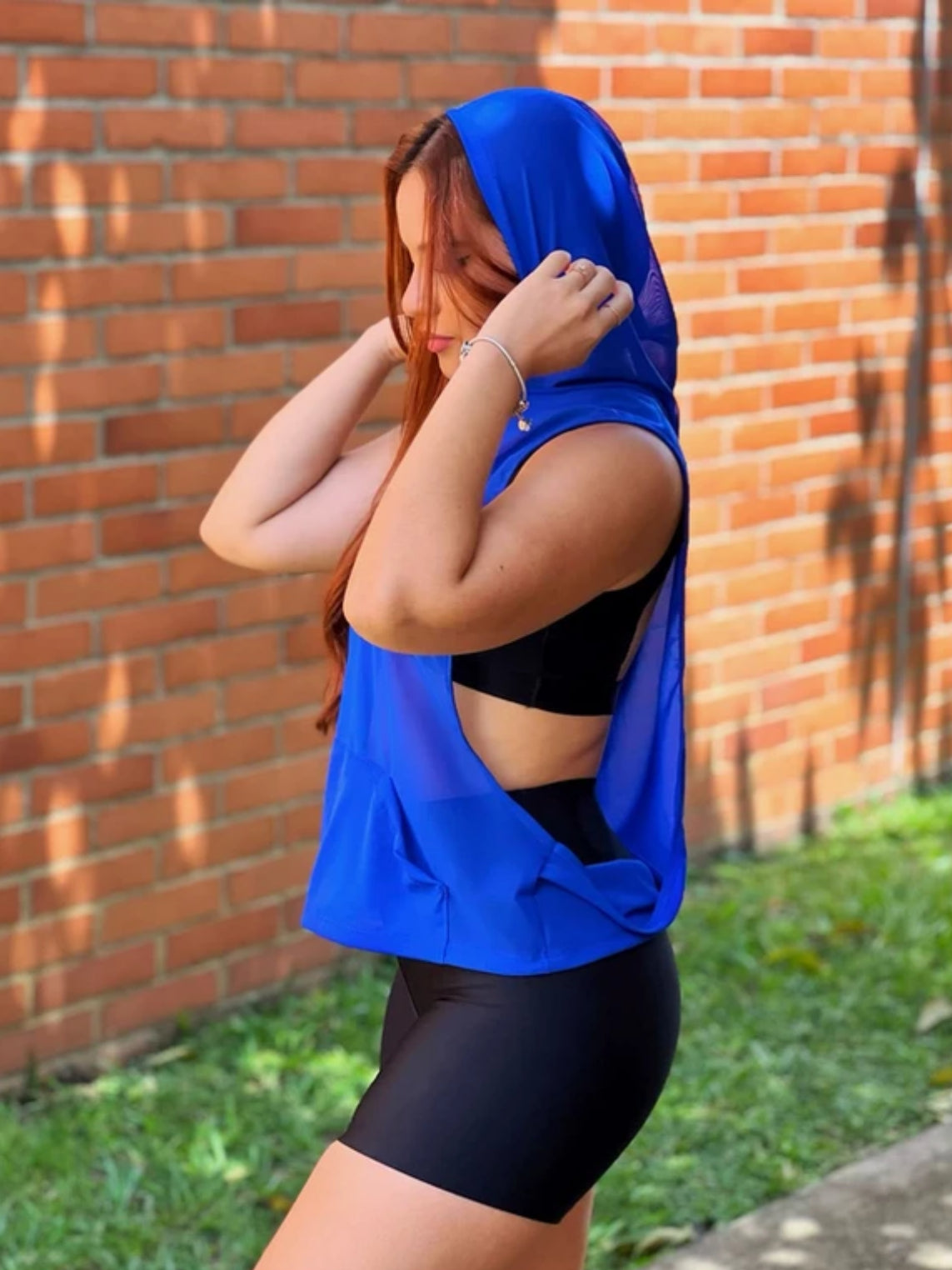 Camiseta Combat Con Capucha Blue