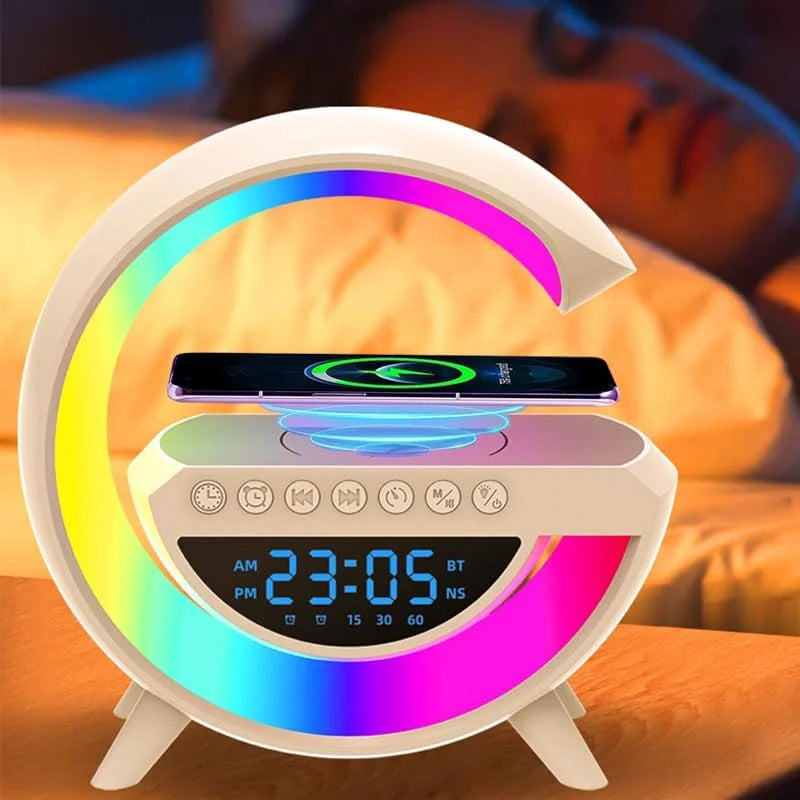 Despertador con Luz y Altavoz Bluetooth, Lampara de Mesa LED Inteligente con Cargador Inalambrico, Luz LED Regulable, Luz Nocturna con Sincronización de Musica